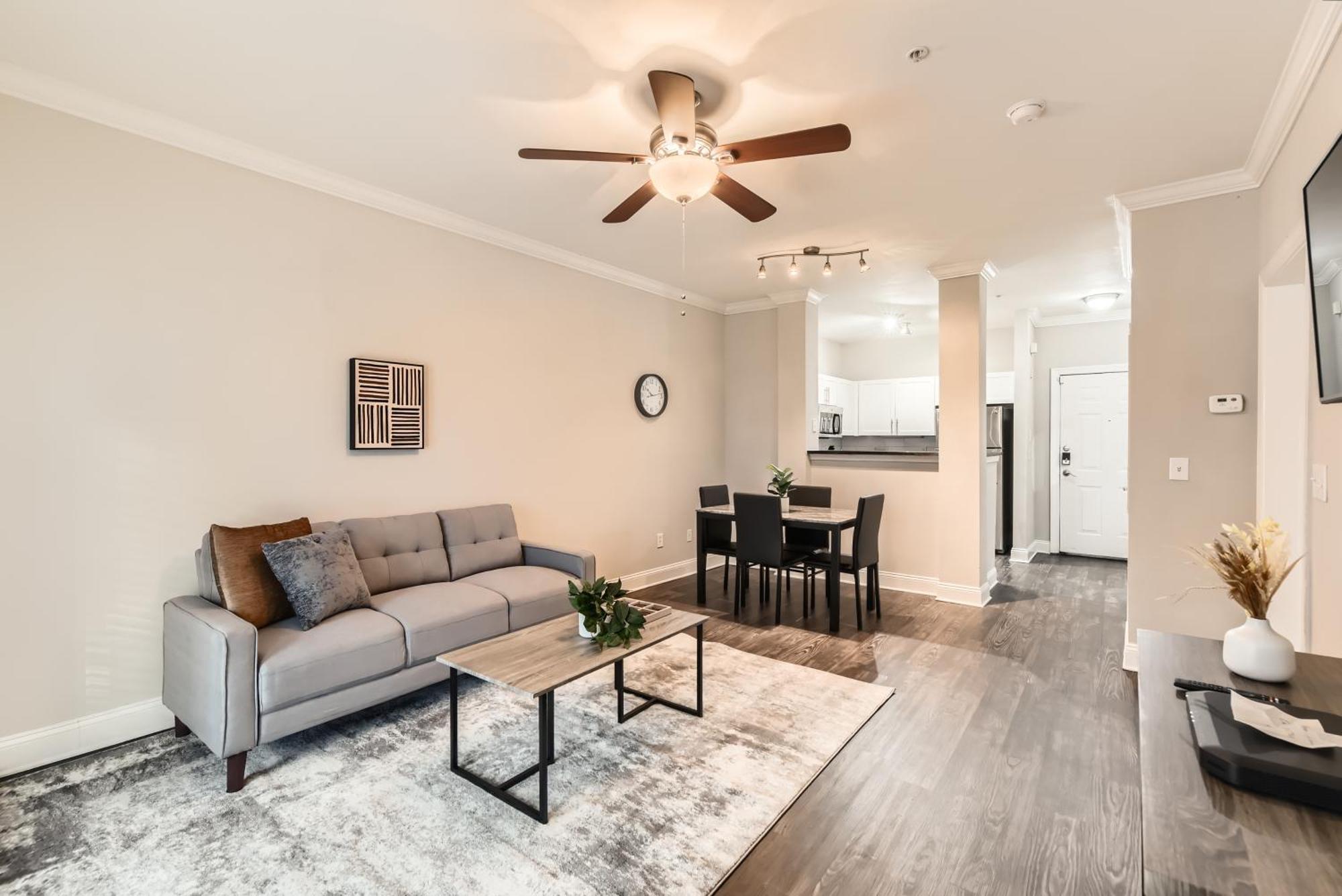 Crest At Midtown 4218 L 1 Bedroom 1 Bathroom Appartement