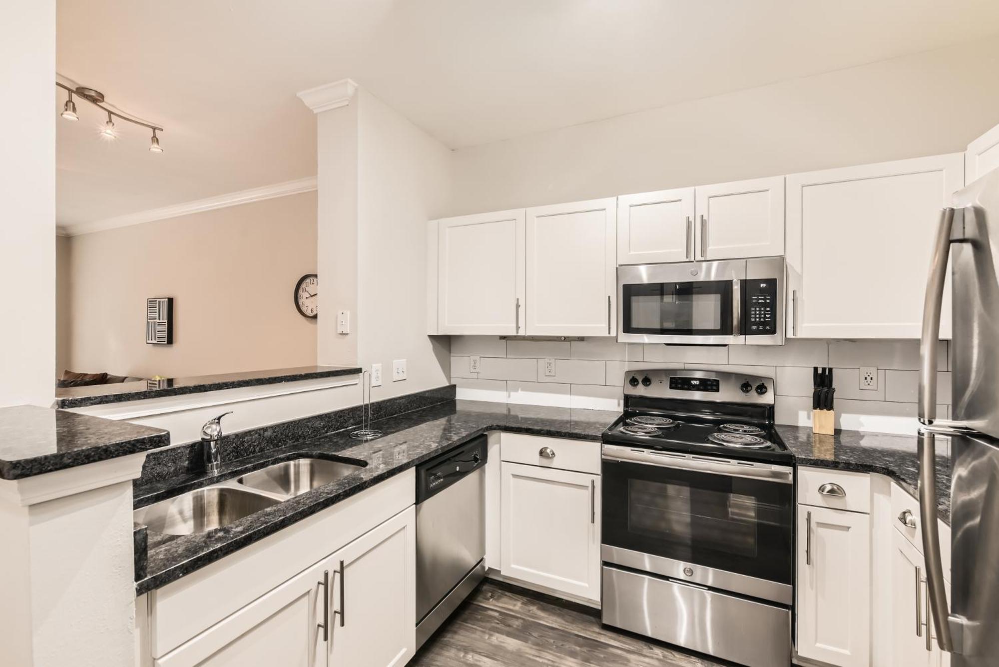 Crest At Midtown 4218 L 1 Bedroom 1 Bathroom Appartement