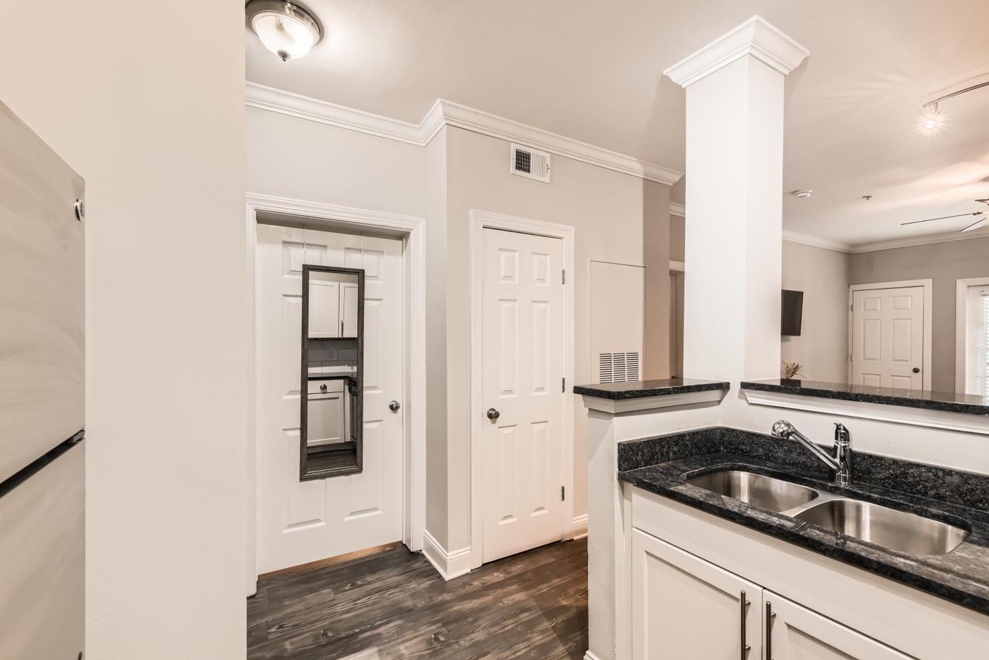 Crest At Midtown 4218 L 1 Bedroom 1 Bathroom Appartement Atlanta